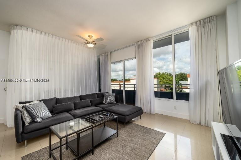COCOSTYLE @ 3250 GRAND AV - Residential Lease