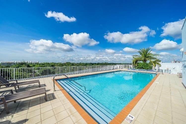 COCOSTYLE @ 3250 GRAND AV - Residential Lease