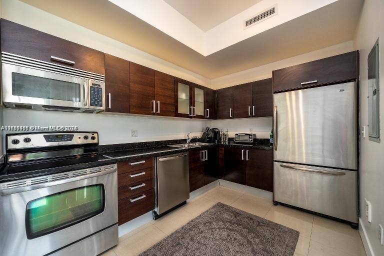 COCOSTYLE @ 3250 GRAND AV - Residential Lease