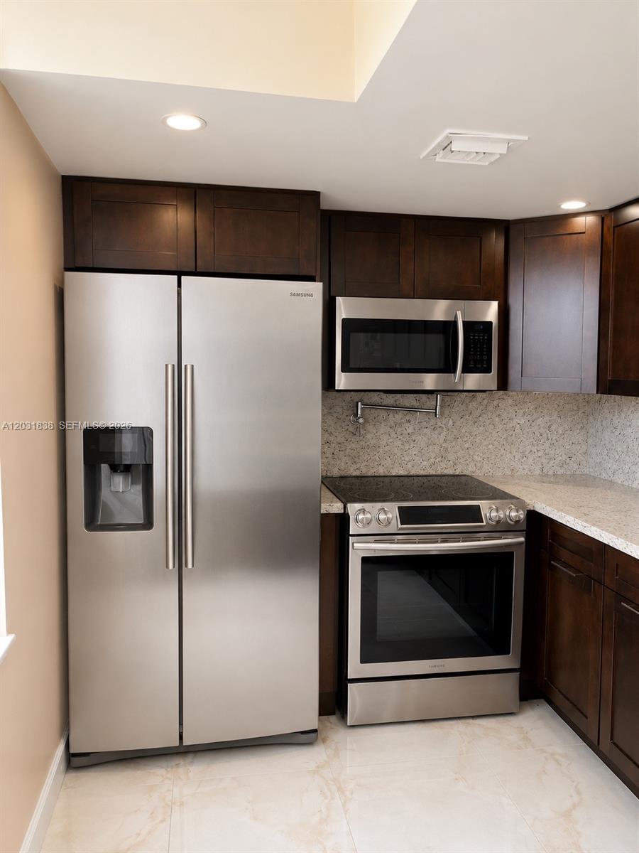 TANGERINE CONDOMINIUM TWO - Residential Lease