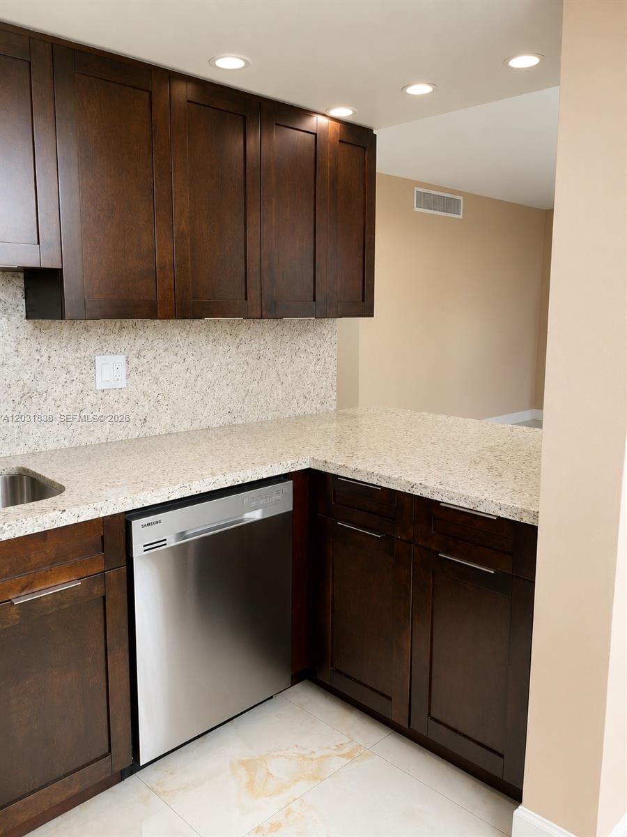 TANGERINE CONDOMINIUM TWO - Residential Lease