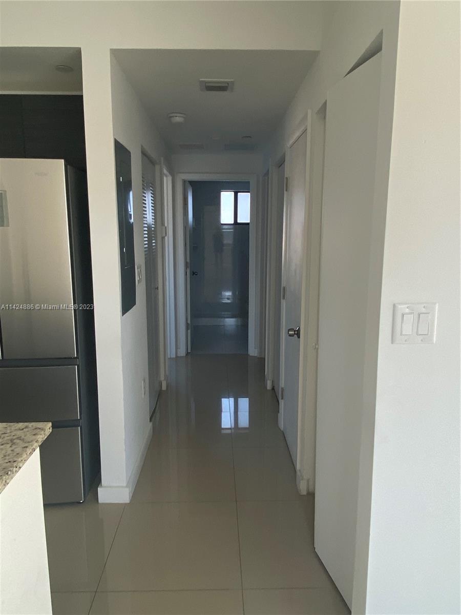 LOS MOLINOS APARTMENTS - Residential Lease