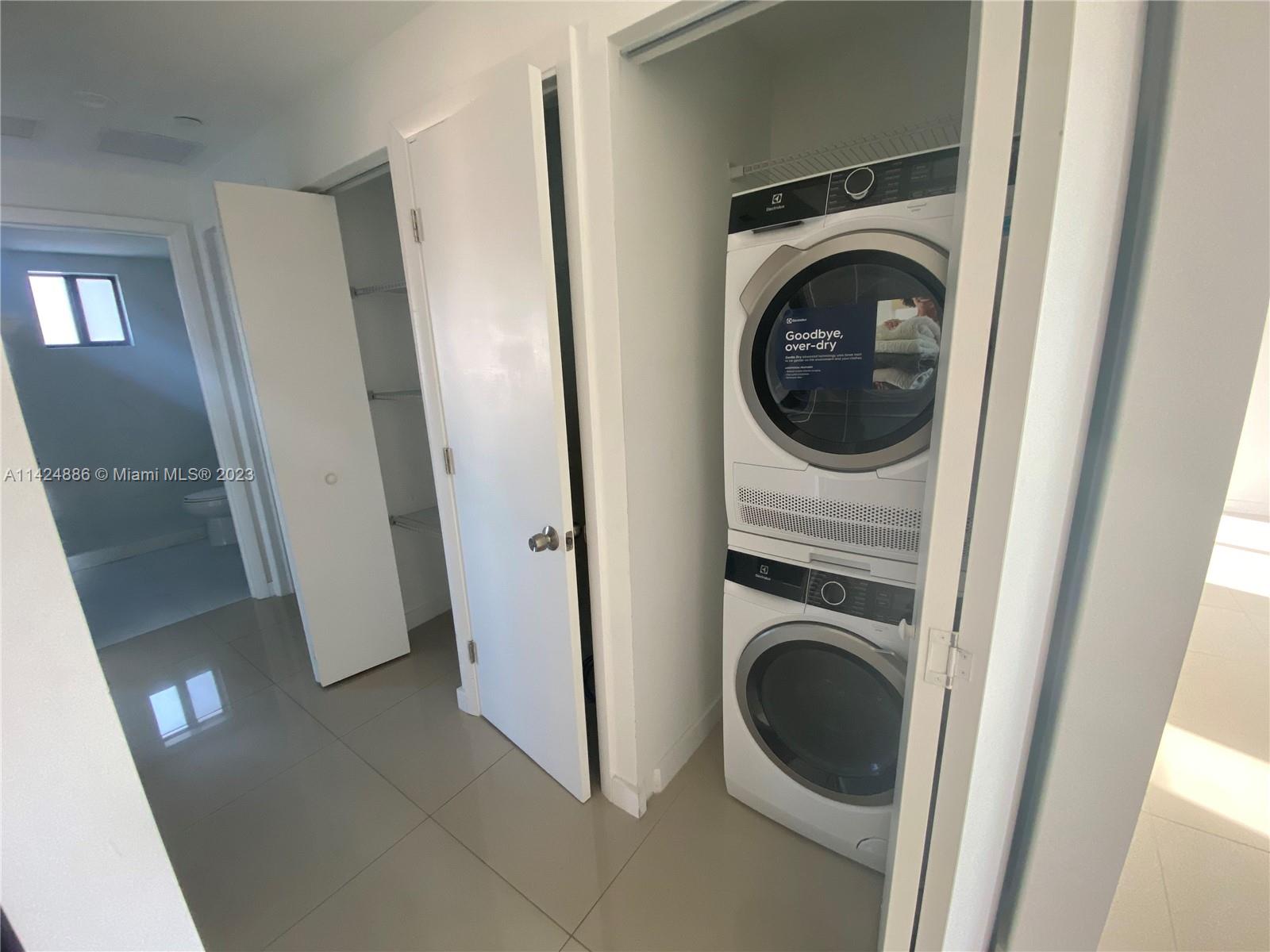 LOS MOLINOS APARTMENTS - Residential Lease