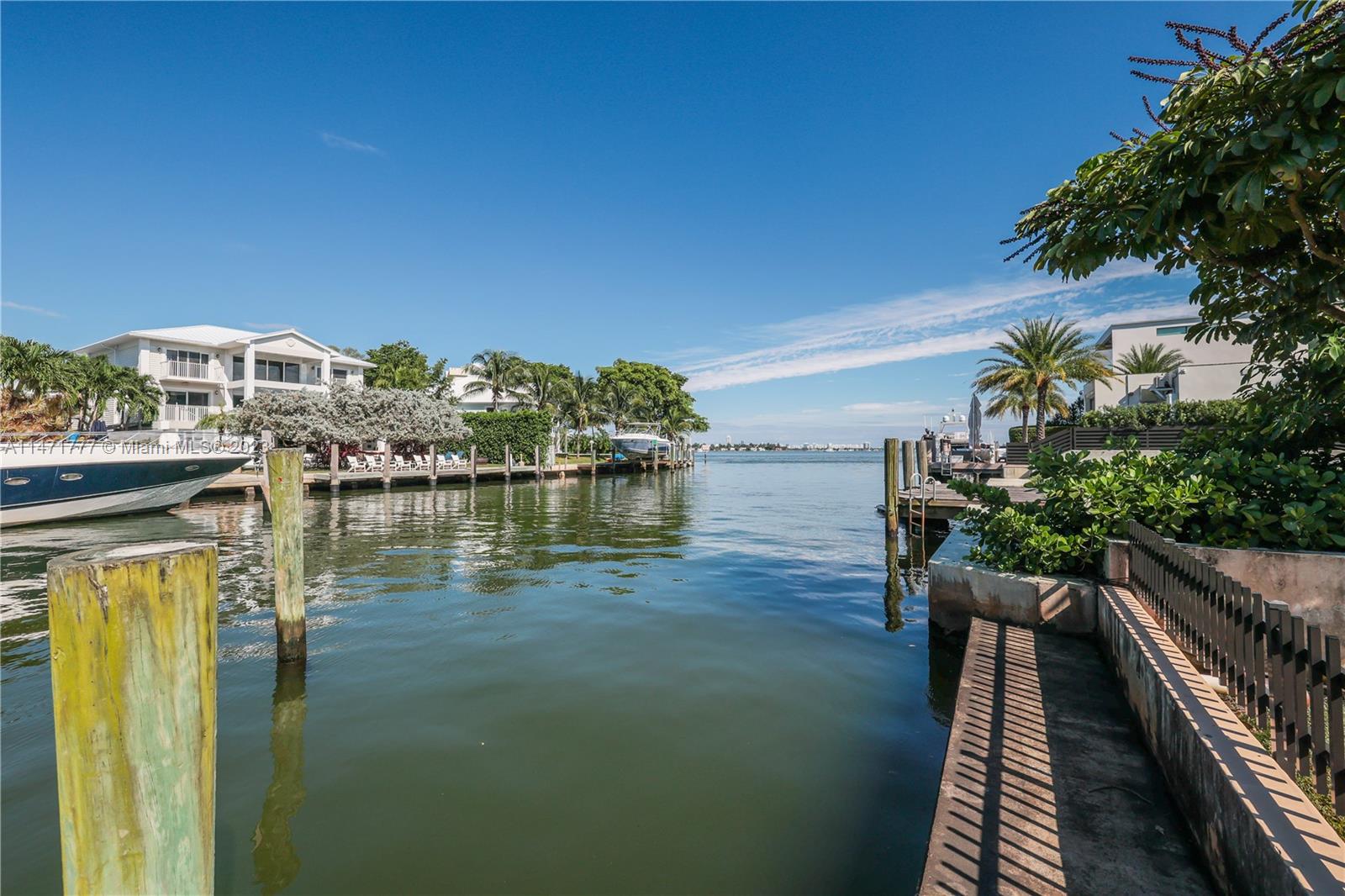 BELLE MEADE ISLAND - Residential