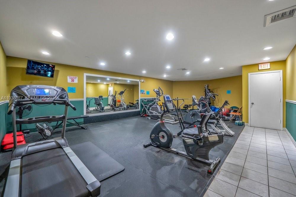 ROYAL PARK CONDO - Residential Lease