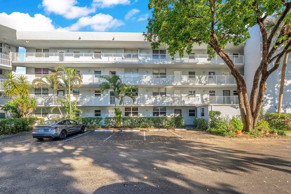 ROYAL PARK CONDO - Residential Lease