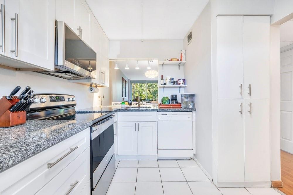 ROYAL PARK CONDO - Residential Lease