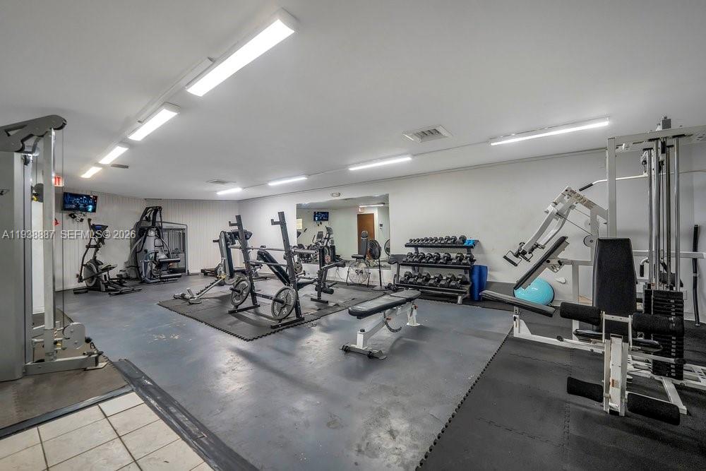 ROYAL PARK CONDO - Residential Lease