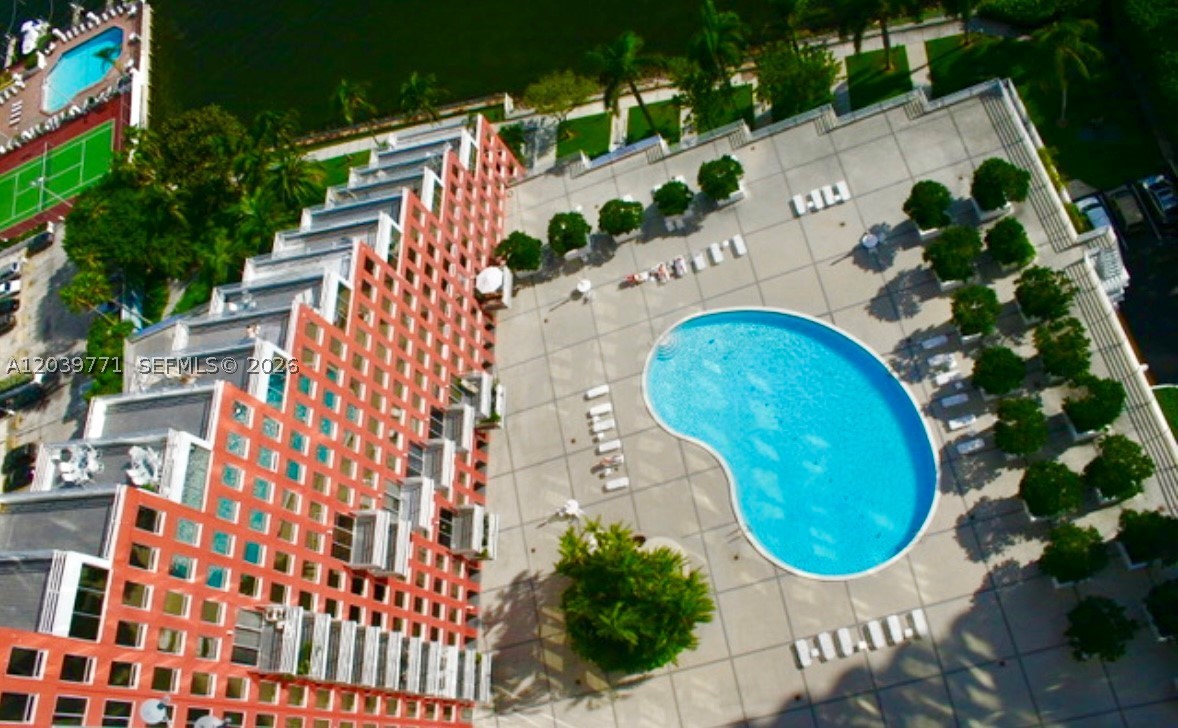 THE PALACE CONDO - Residential
