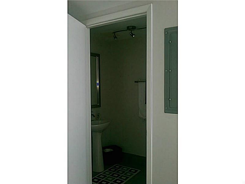 MINT CONDOMINIUM - Residential Lease