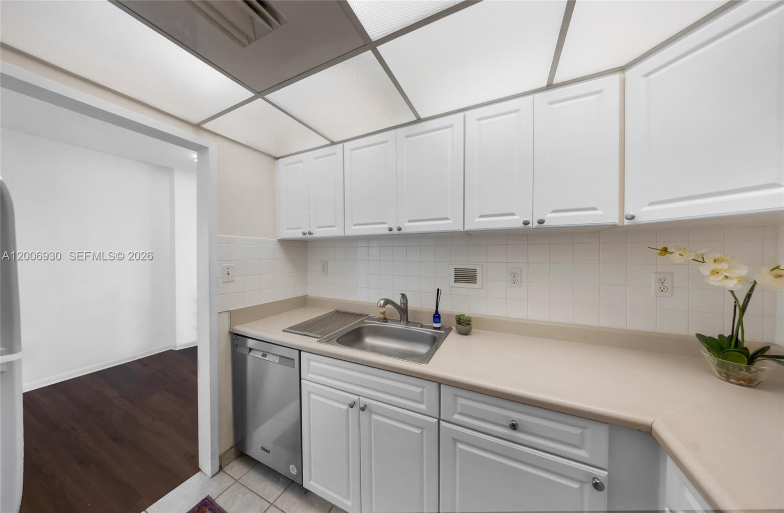 MIRADOR 1000 CONDO - Residential