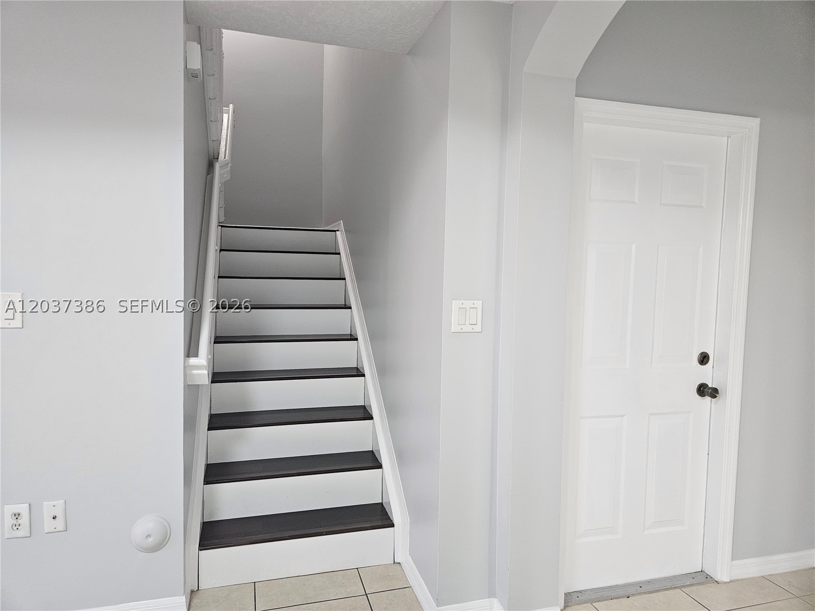 EGRET LAKES ESTATES SEC 2 - Residential Lease