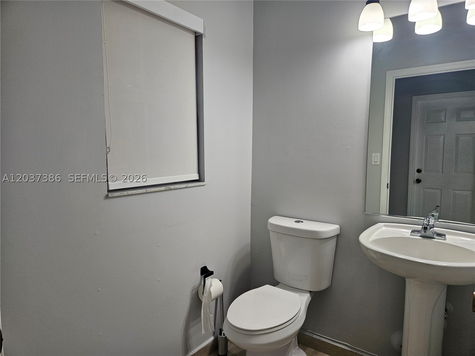EGRET LAKES ESTATES SEC 2 - Residential Lease