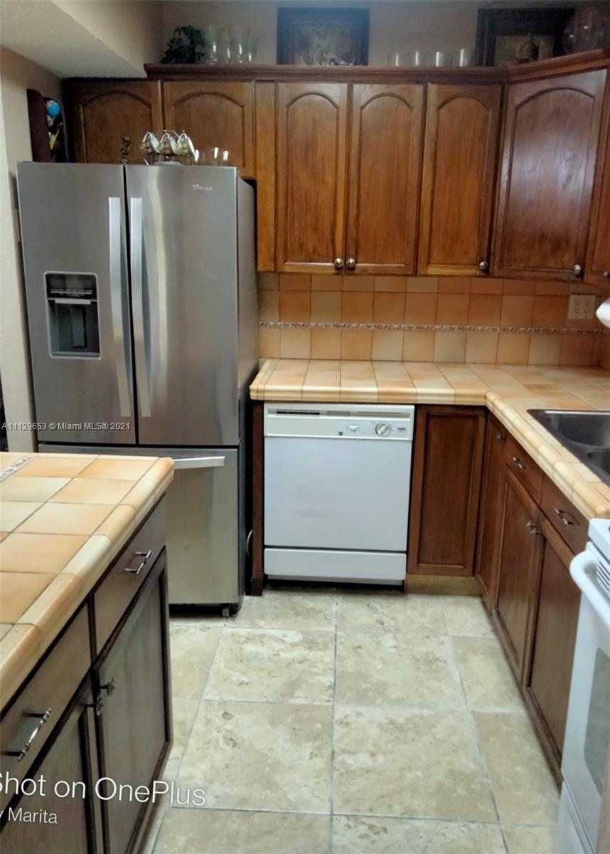 UNIVERSITY TRAIL CONDO - Residential