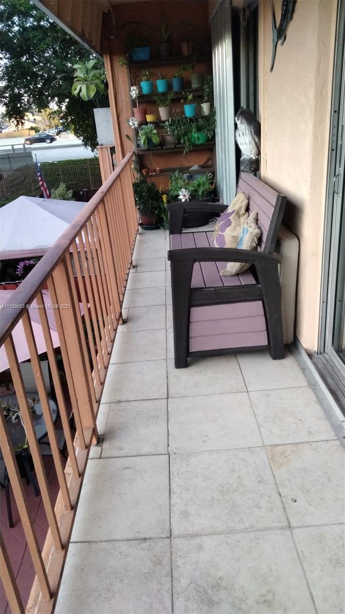 UNIVERSITY TRAIL CONDO - Residential