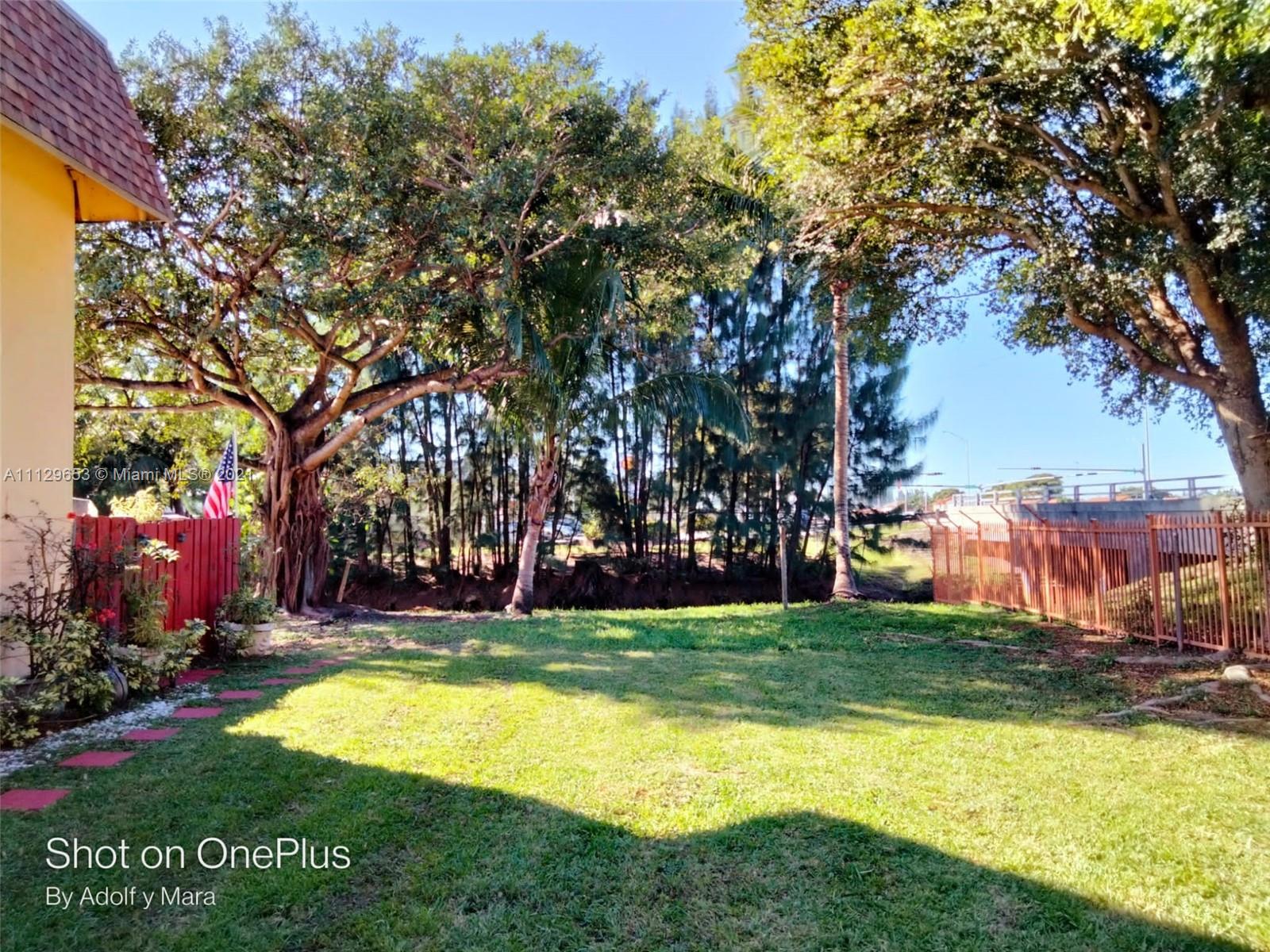 UNIVERSITY TRAIL CONDO - Residential