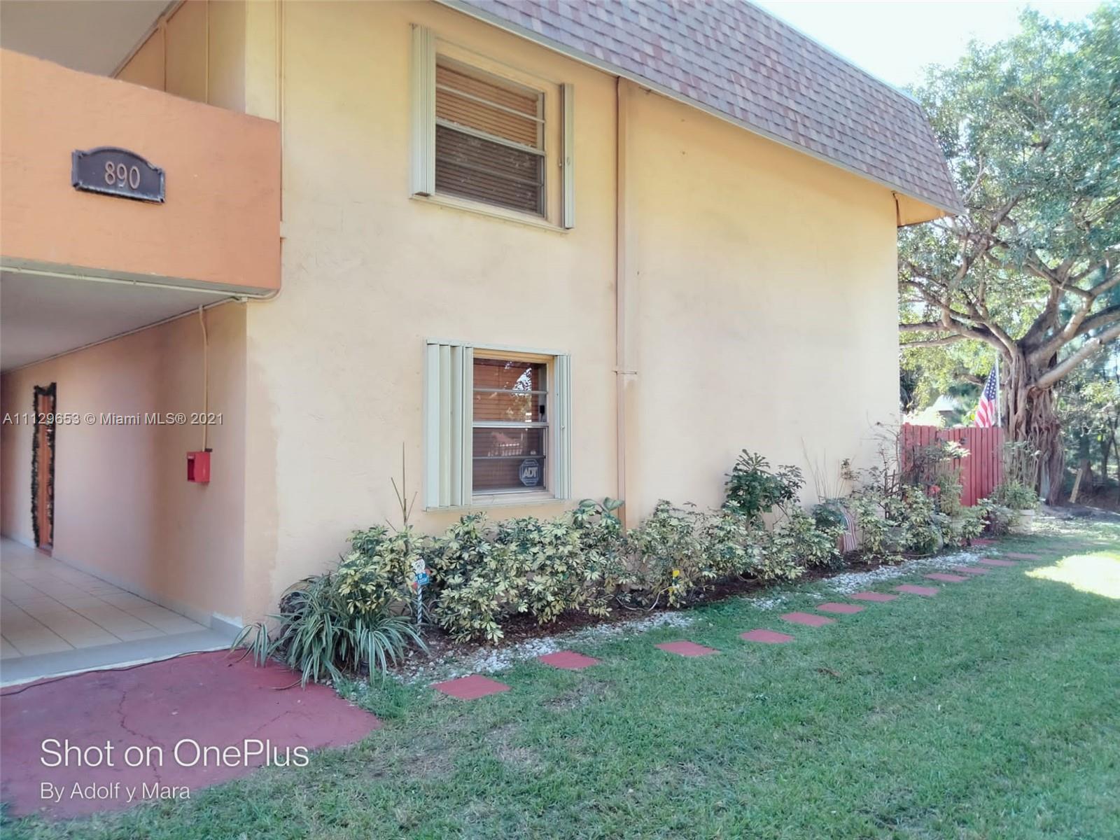 UNIVERSITY TRAIL CONDO - Residential