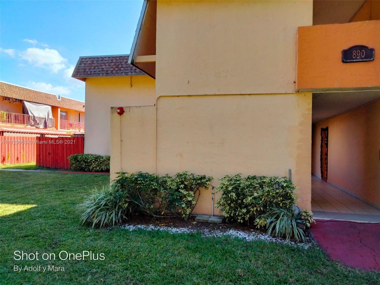 UNIVERSITY TRAIL CONDO - Residential