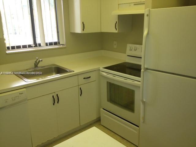 COURTYARDS AT DAVIE CONDO - Residential