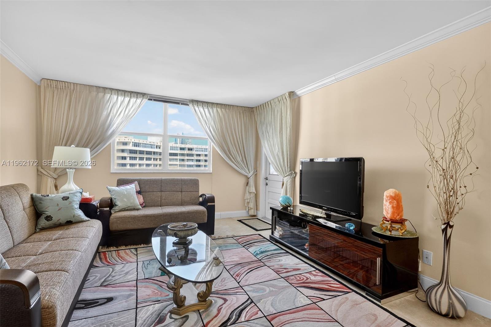PLAZA TOWERS SOUTH CONDO - Residential