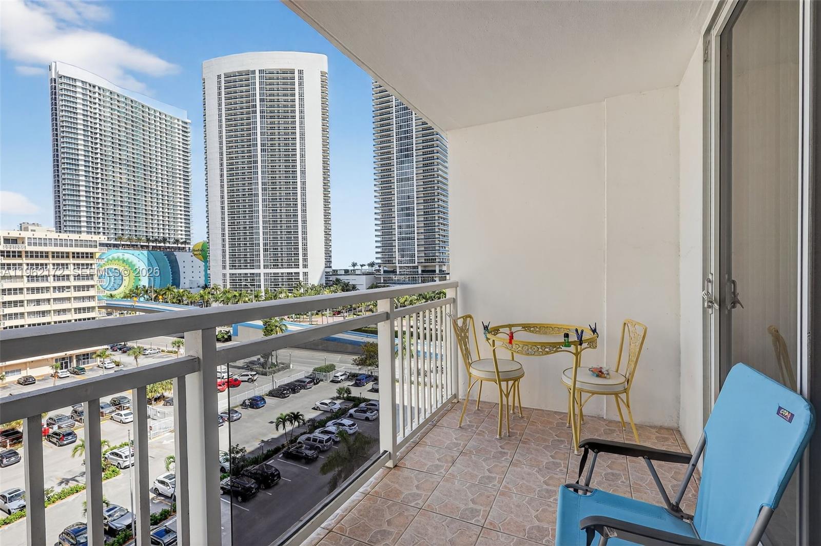PLAZA TOWERS SOUTH CONDO - Residential