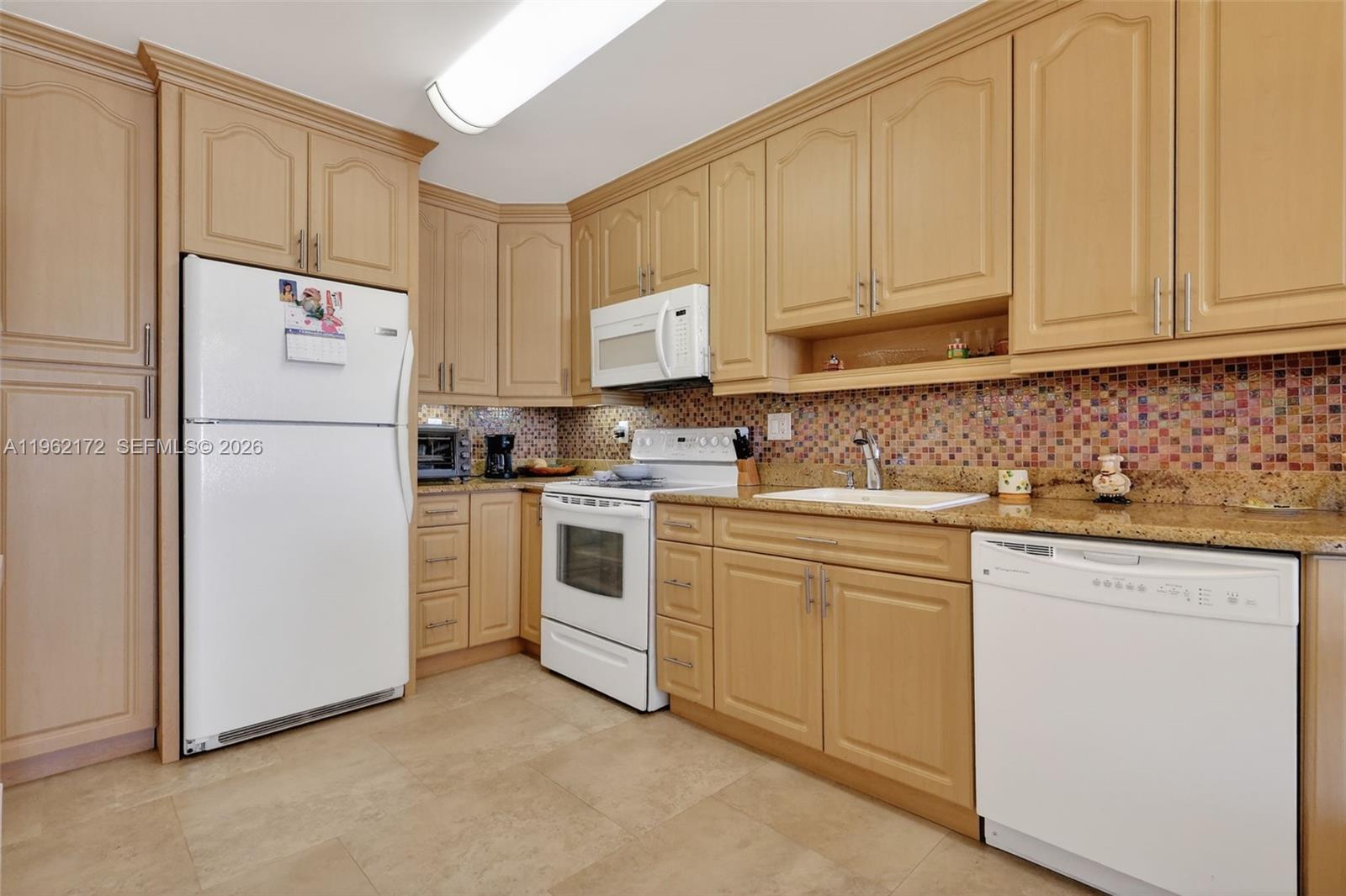 PLAZA TOWERS SOUTH CONDO - Residential