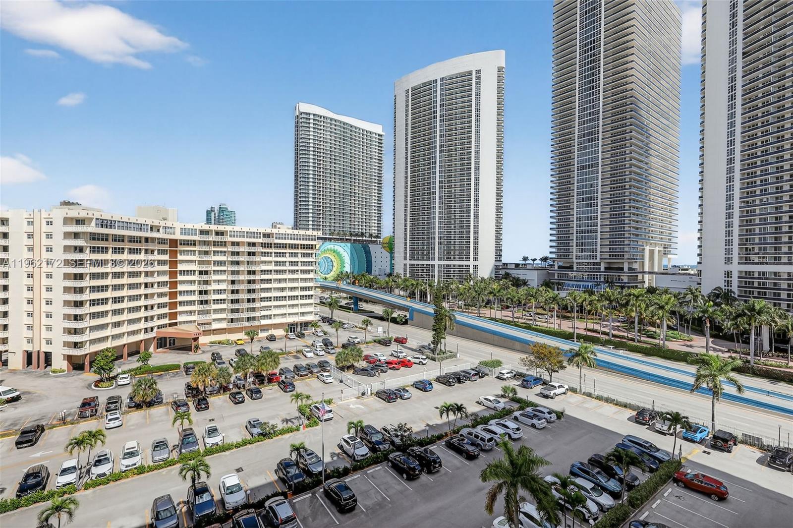 PLAZA TOWERS SOUTH CONDO - Residential