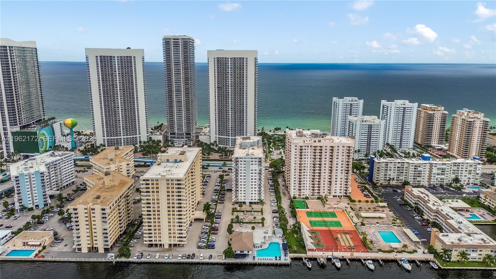 PLAZA TOWERS SOUTH CONDO - Residential