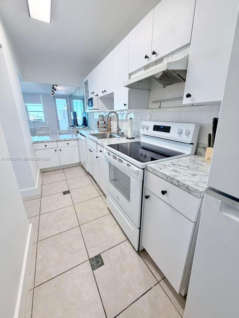 THE DECOPLAGE CONDO - Residential