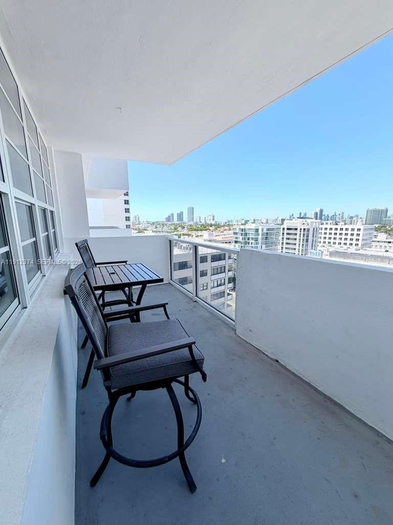 THE DECOPLAGE CONDO - Residential