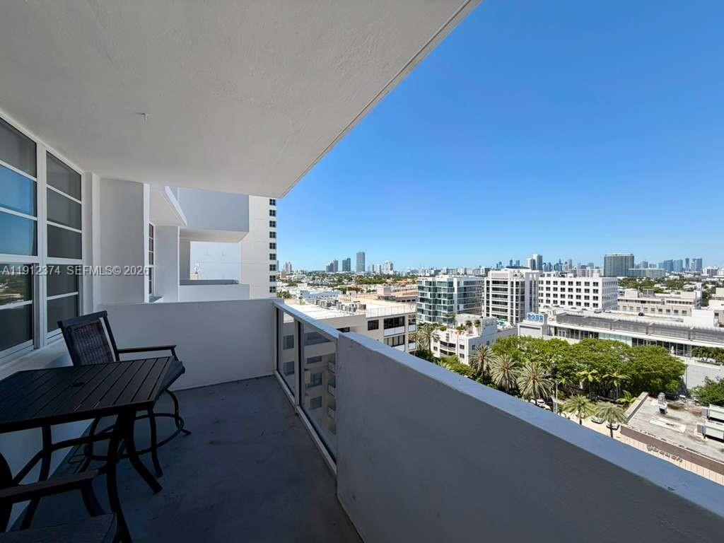 THE DECOPLAGE CONDO - Residential