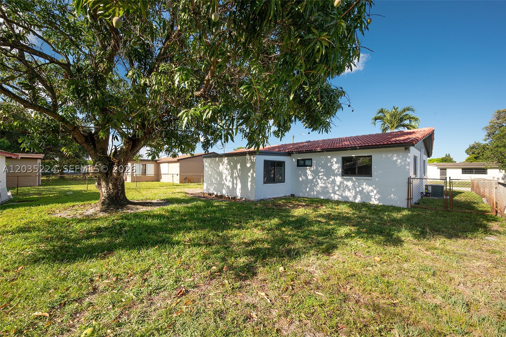 ¤LAKE SHORE ESTATES - Residential