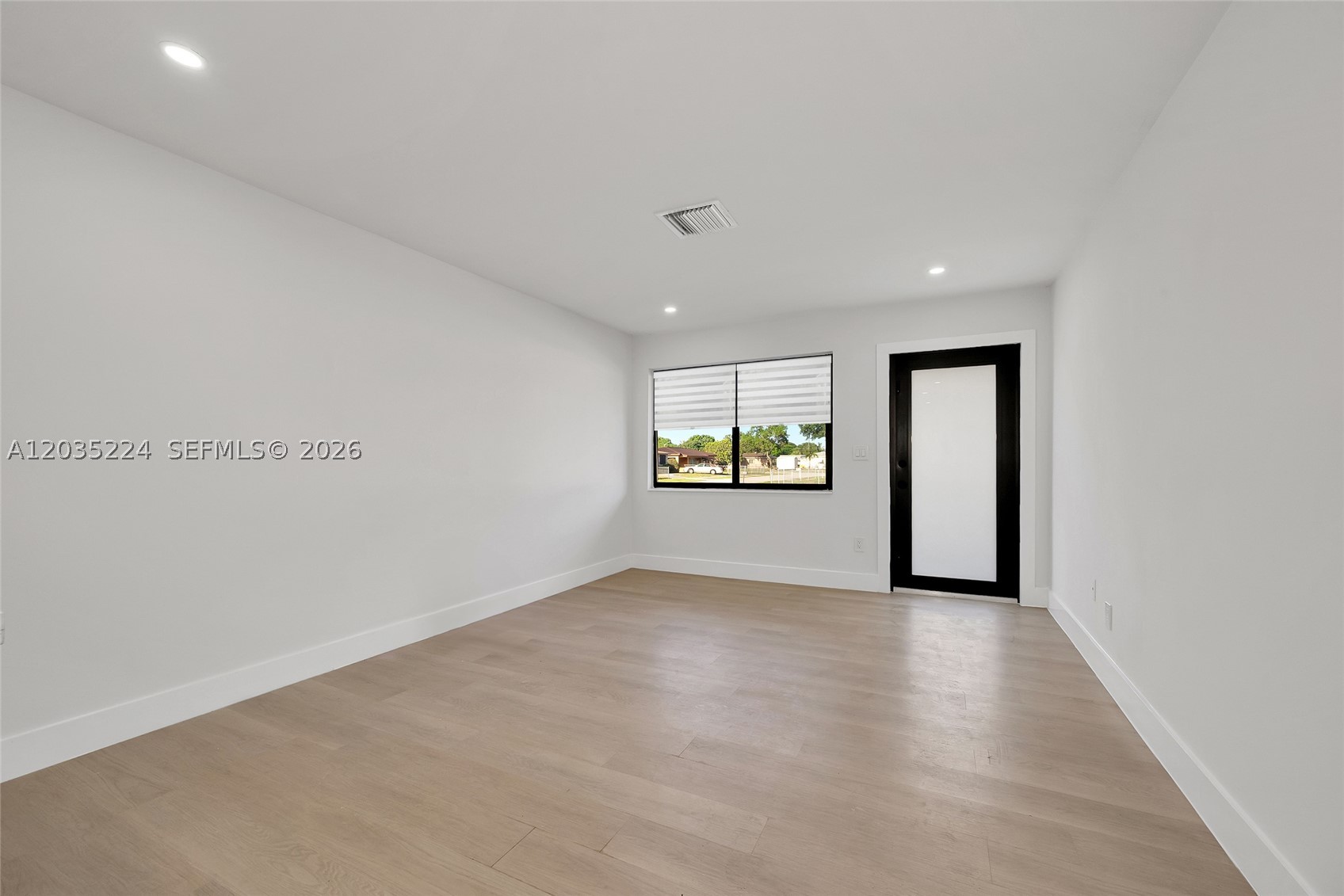 ¤LAKE SHORE ESTATES - Residential