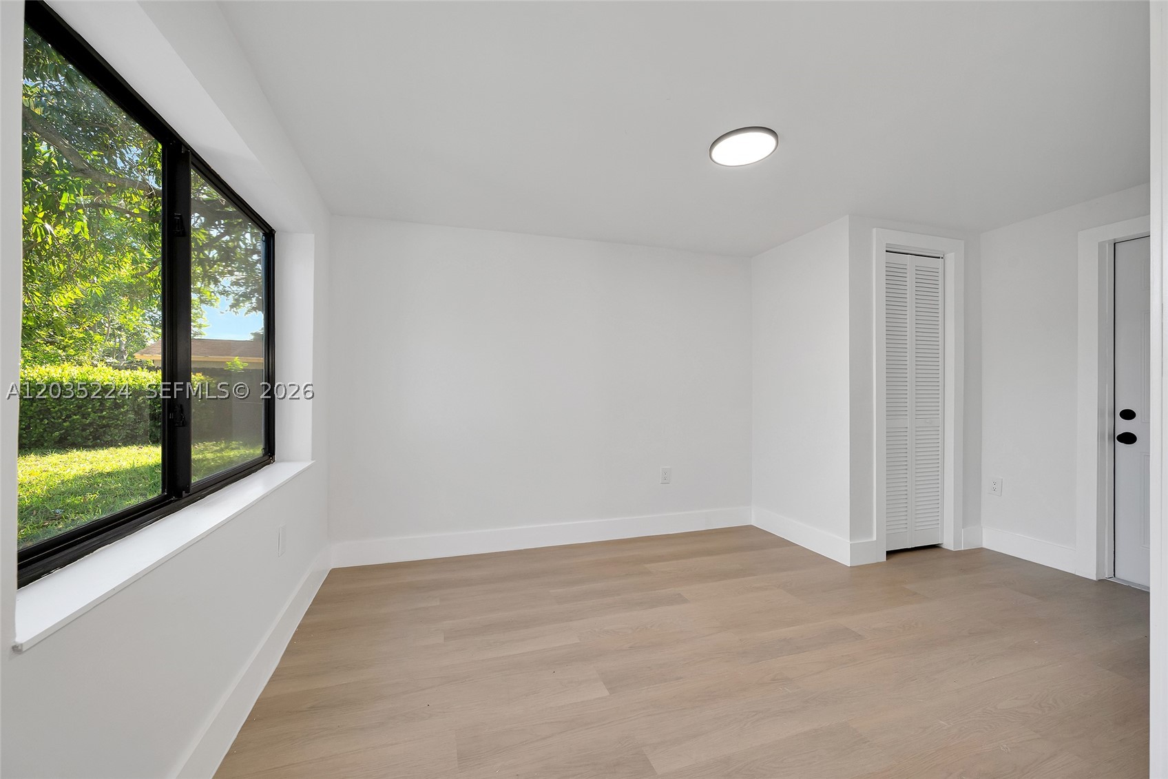¤LAKE SHORE ESTATES - Residential