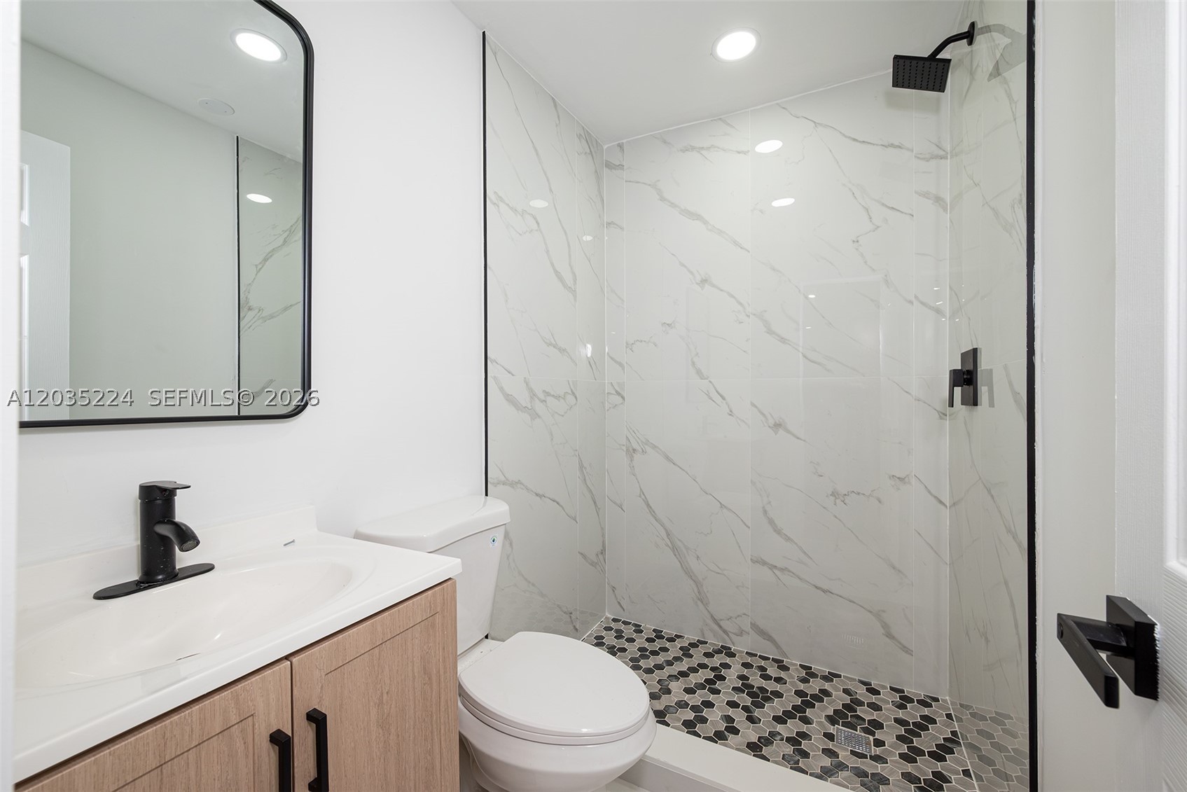 ¤LAKE SHORE ESTATES - Residential