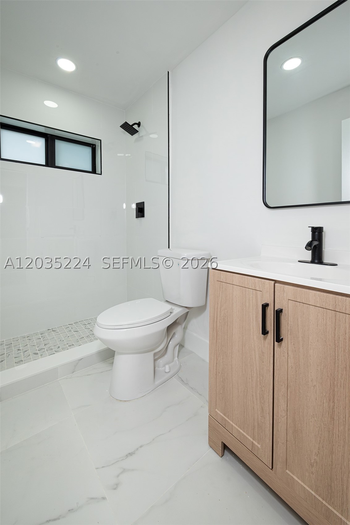 ¤LAKE SHORE ESTATES - Residential