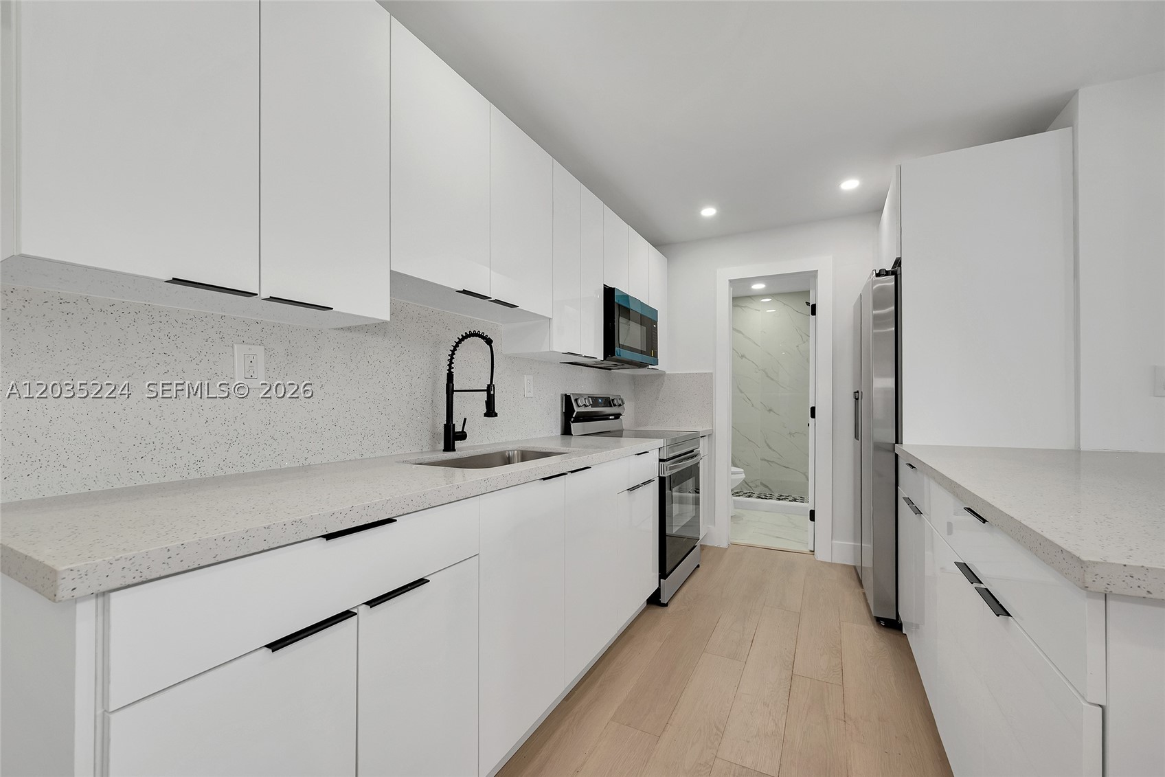 ¤LAKE SHORE ESTATES - Residential