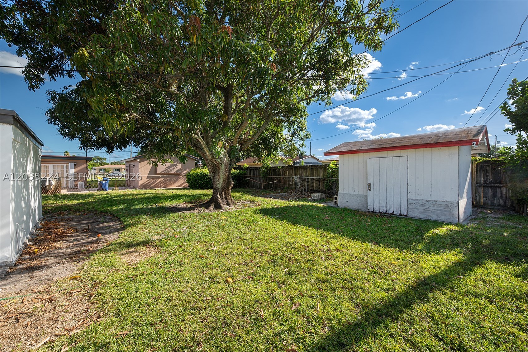 ¤LAKE SHORE ESTATES - Residential