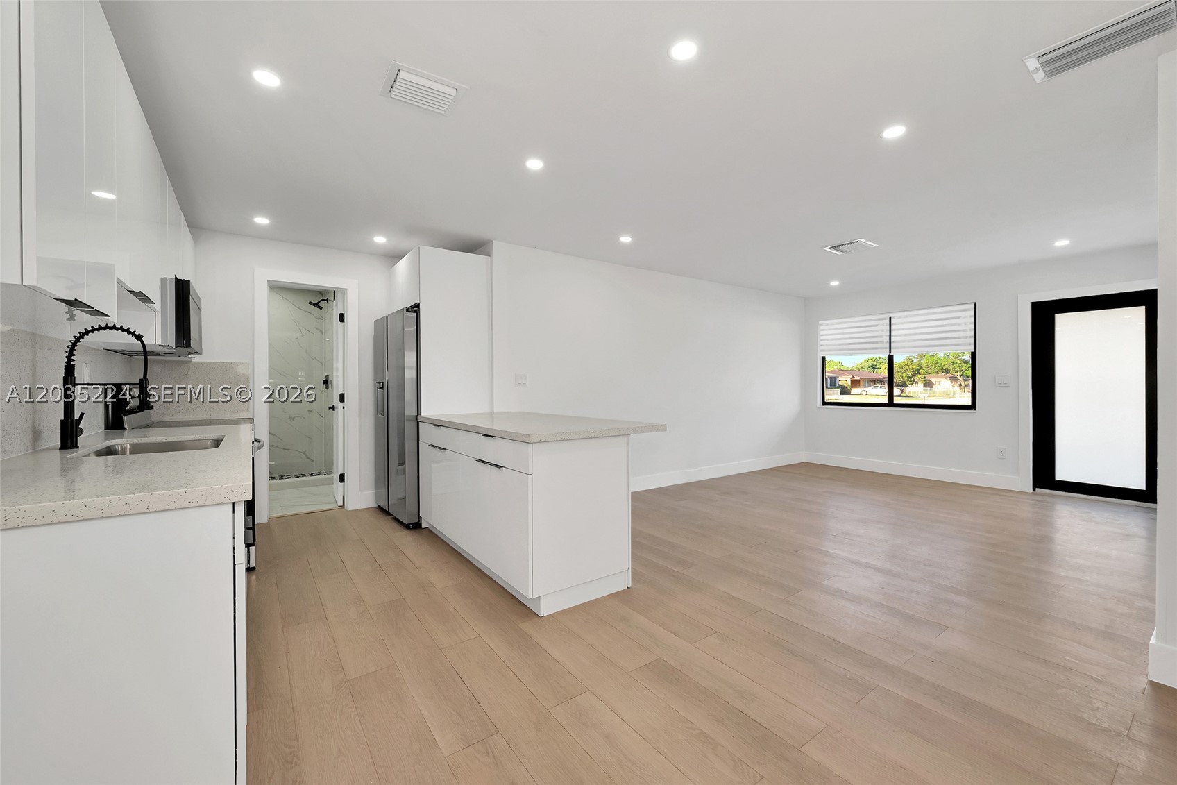 ¤LAKE SHORE ESTATES - Residential