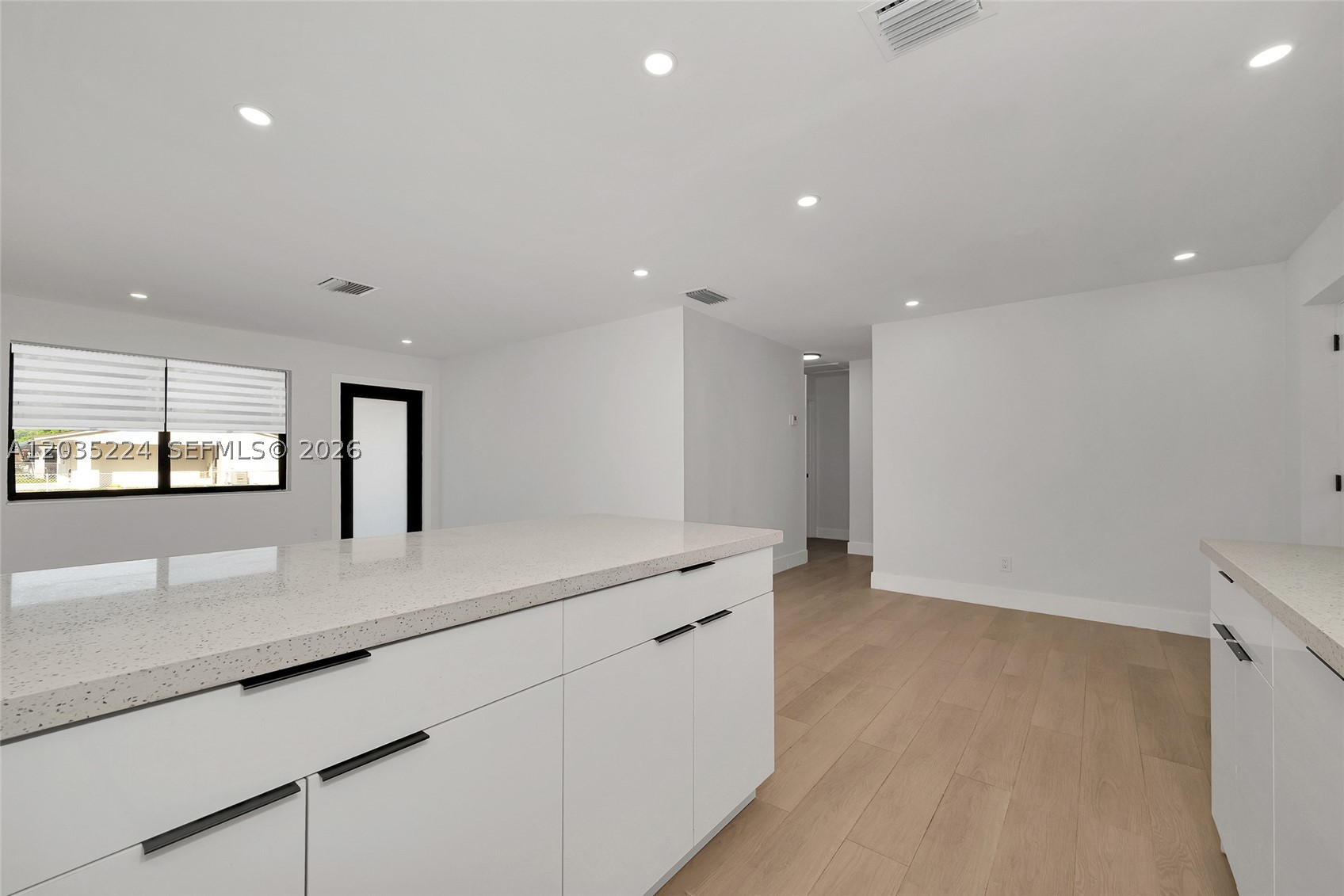 ¤LAKE SHORE ESTATES - Residential