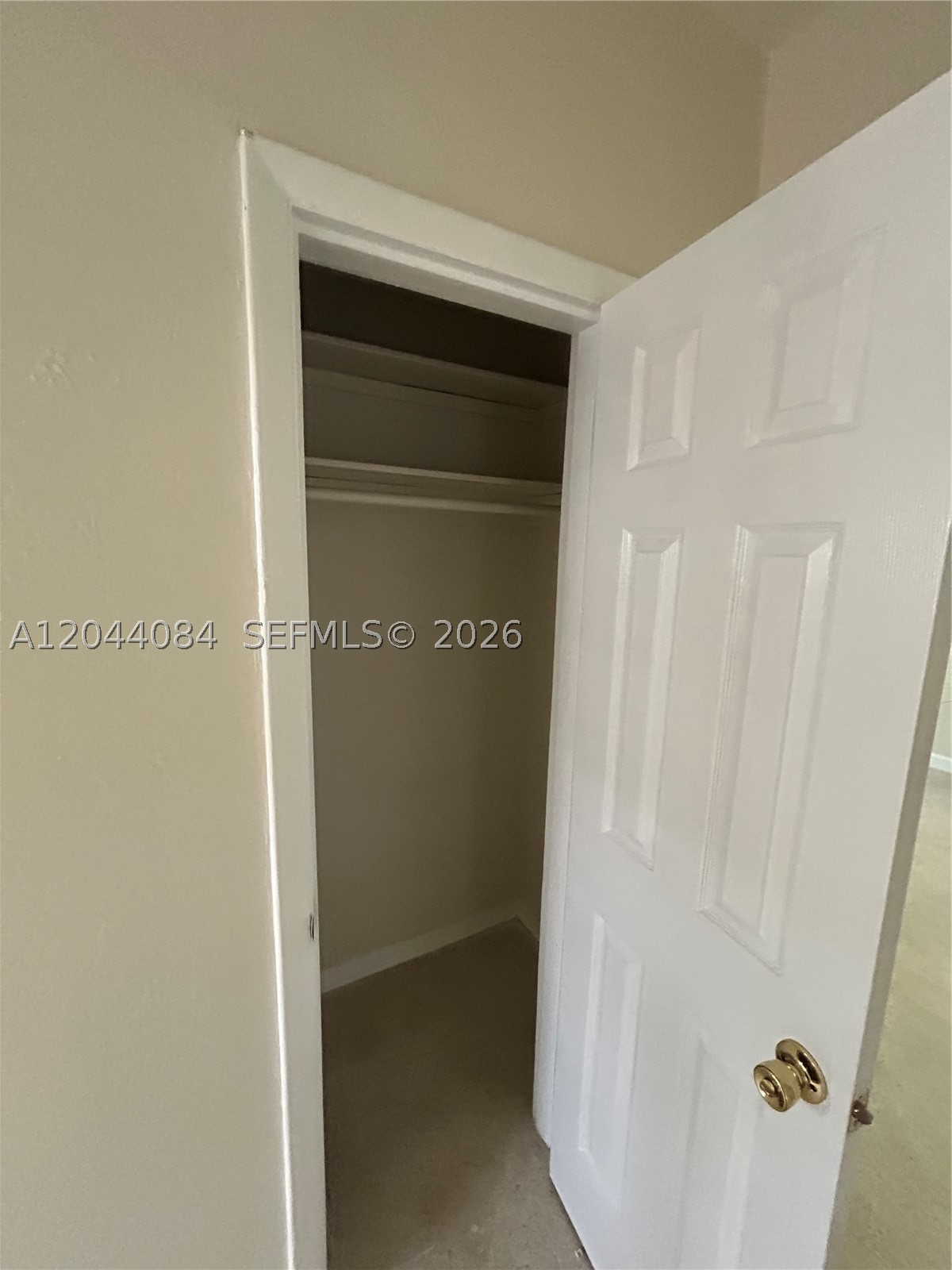 BISCAYNE BCH SUB - Residential Lease