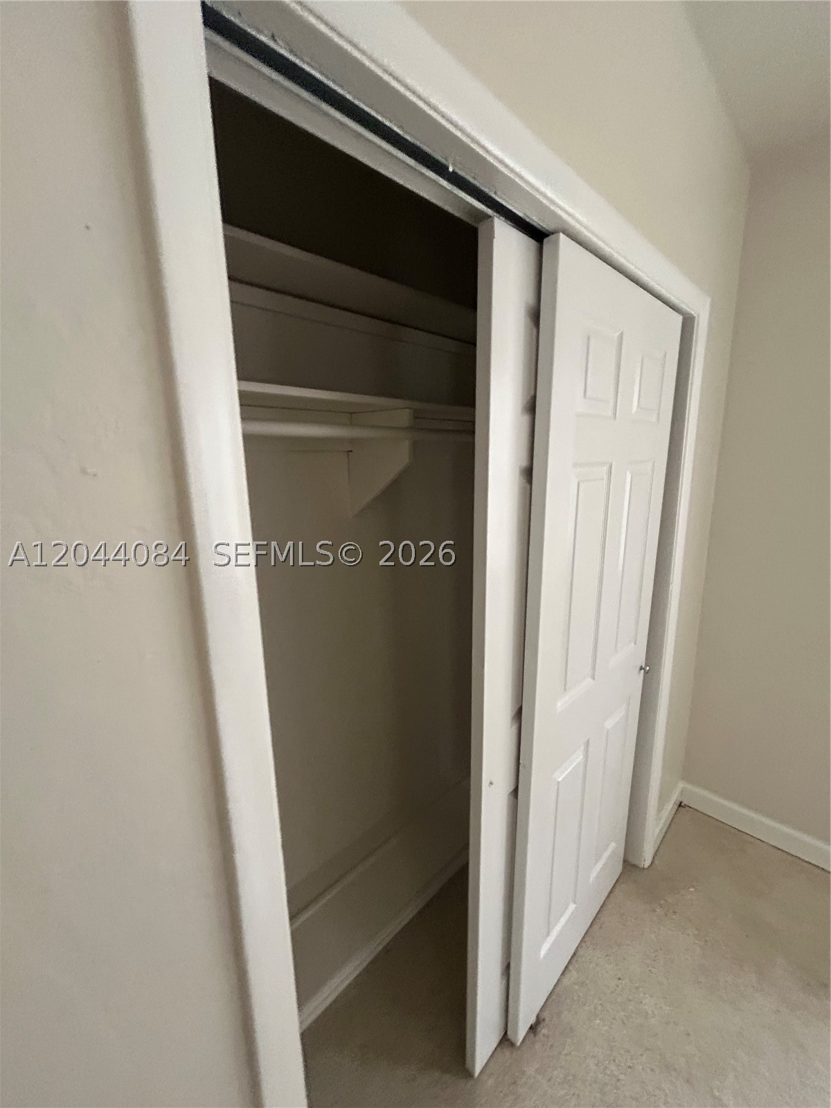 BISCAYNE BCH SUB - Residential Lease