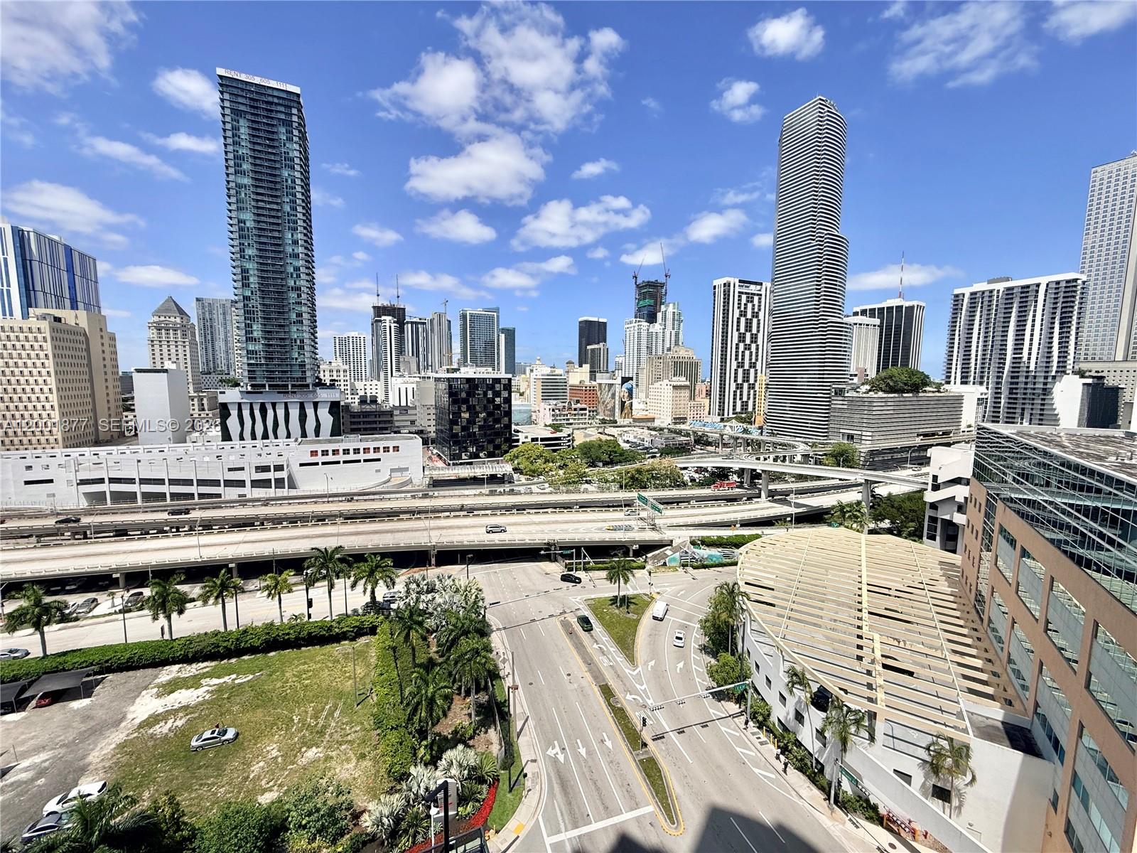 WIND CONDO - Residential