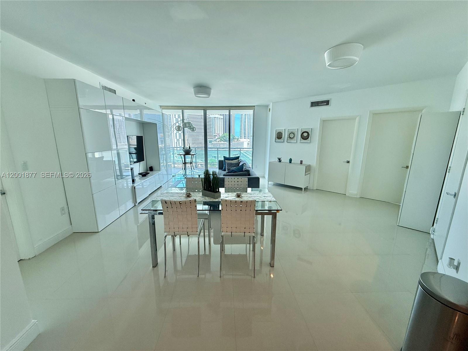 WIND CONDO - Residential