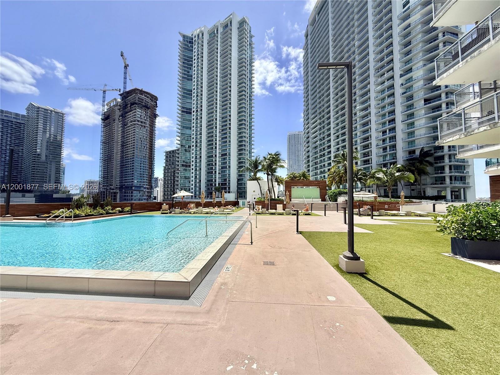 WIND CONDO - Residential