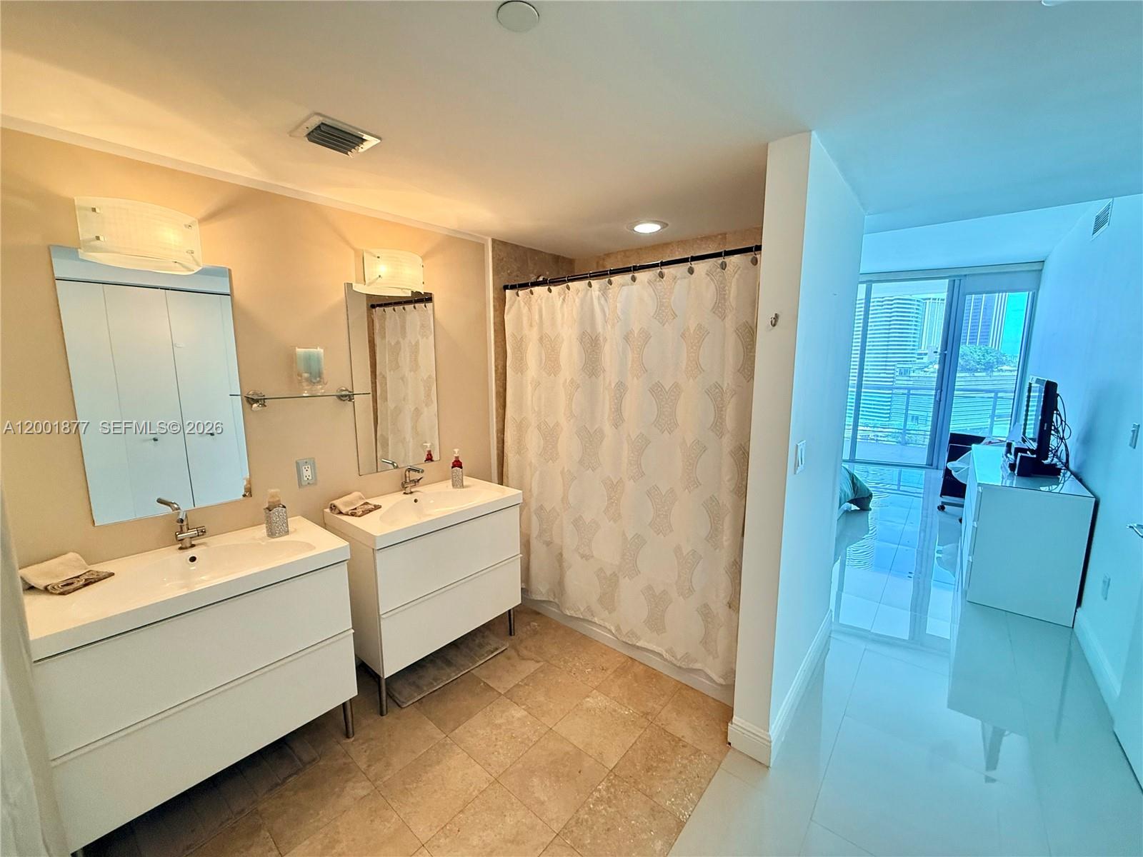 WIND CONDO - Residential
