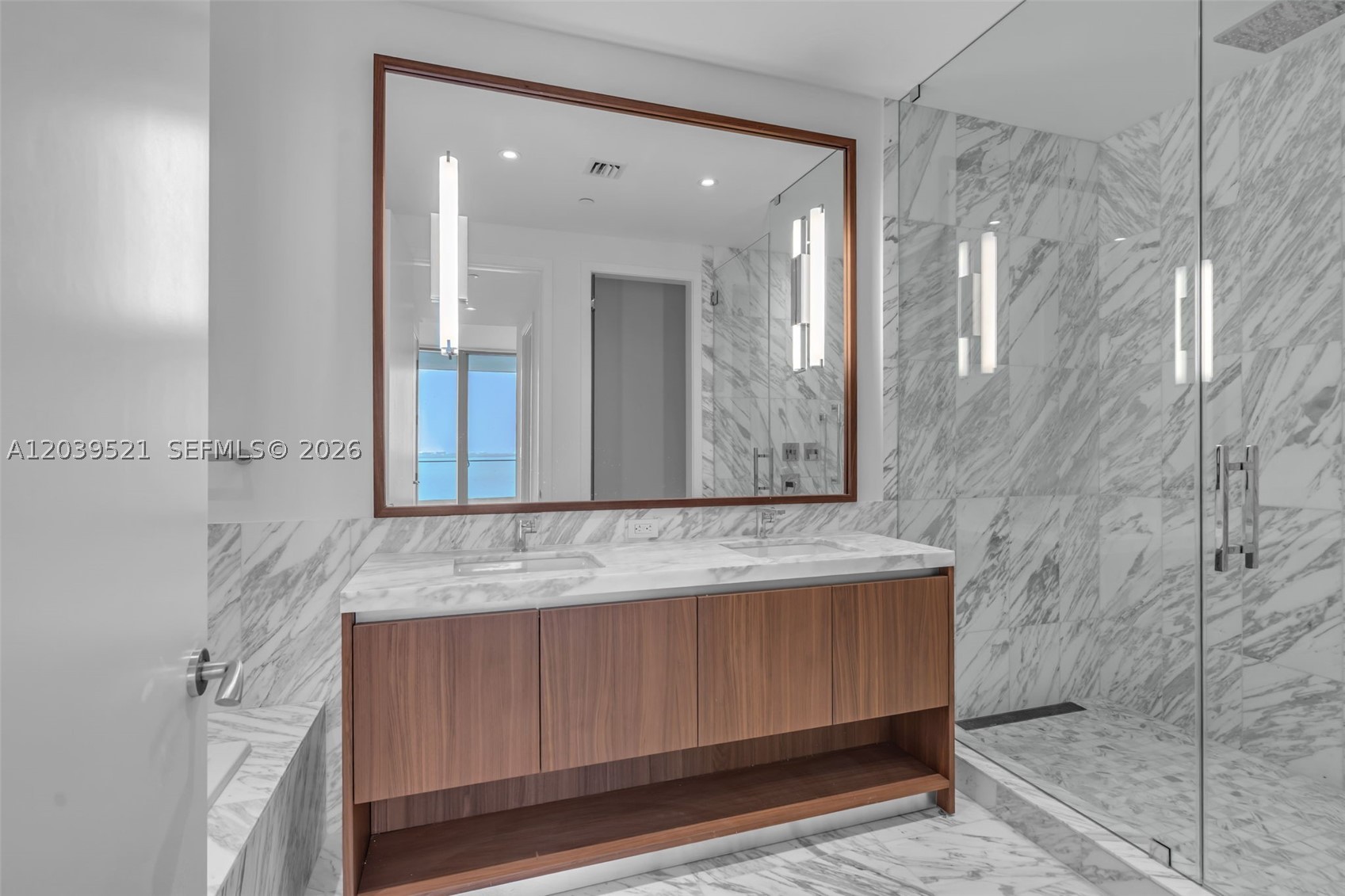 Una Residences - Residential Lease