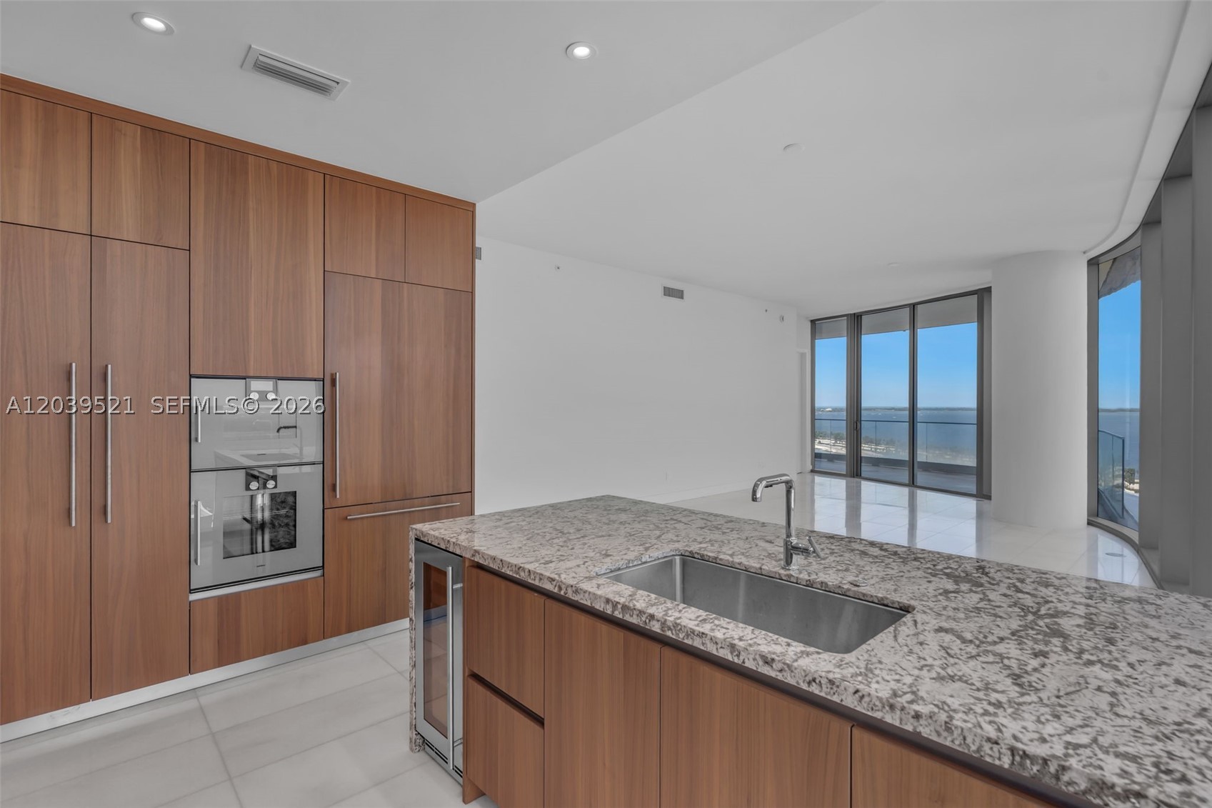 Una Residences - Residential Lease