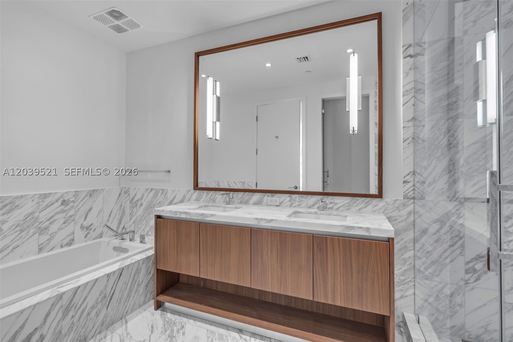 Una Residences - Residential Lease