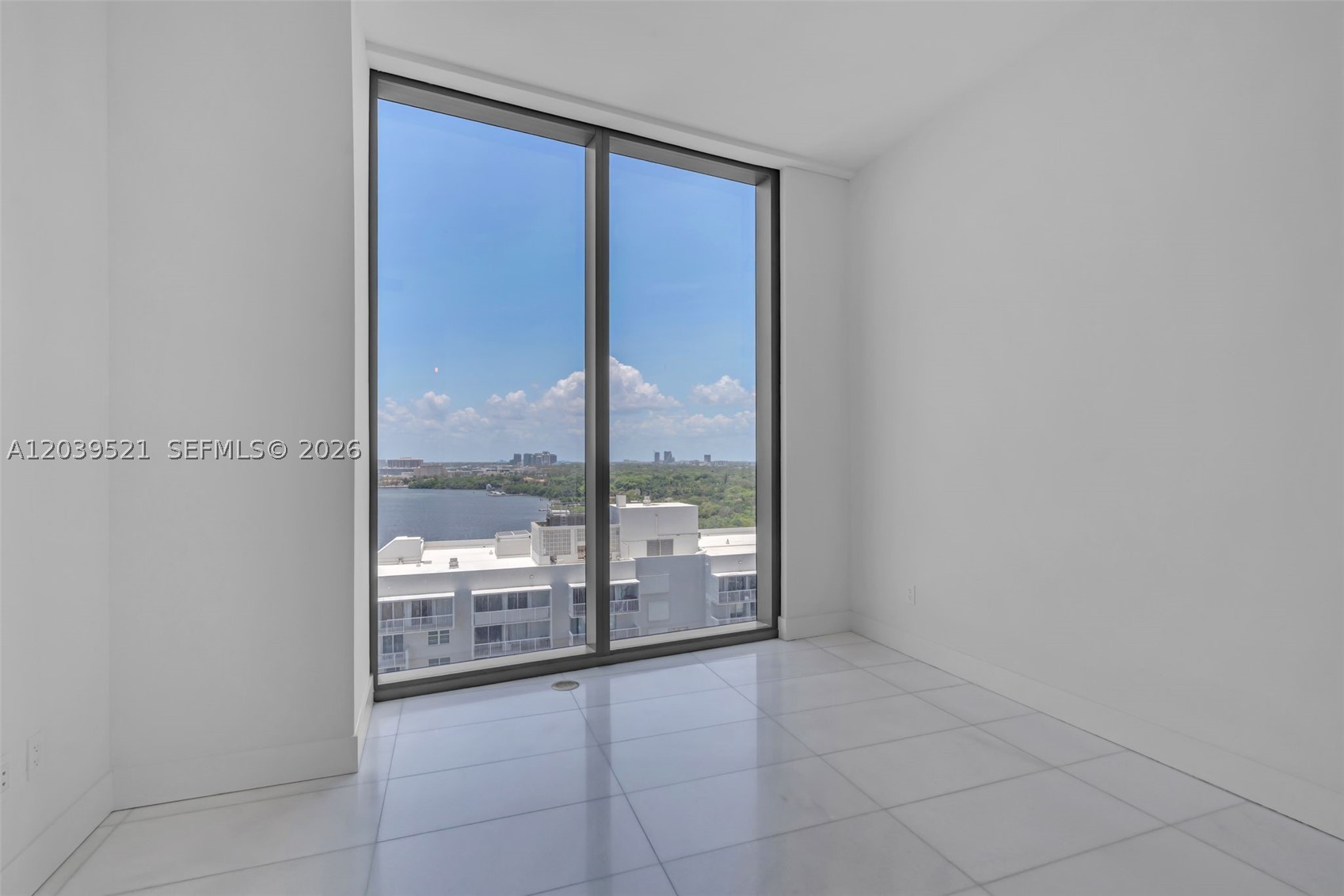 Una Residences - Residential Lease